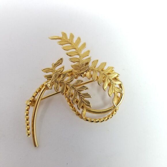 Vintage Leaf Fronds Brooch, Gold Tone Spiral Loop Design, Minimal Unisex Style - Picture 6 of 6